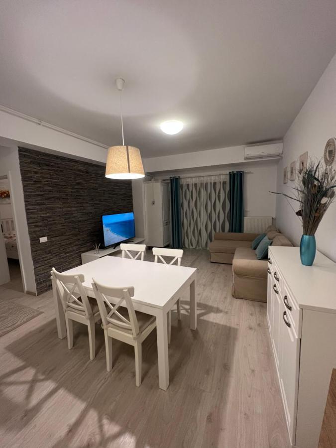 Eqinox Apartments Navodari Luaran gambar
