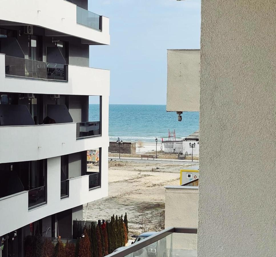 Eqinox Apartments Navodari Luaran gambar